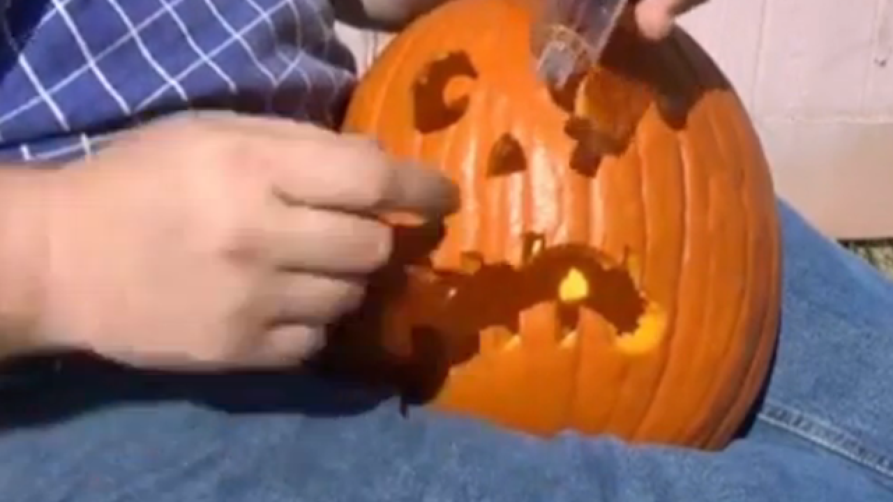 Guy creates DIY solar-powered Jack-O'-Lantern