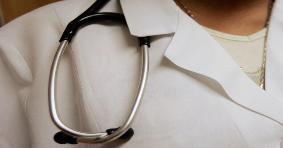 ABC15 investigation finds unlicensed 'doctors'