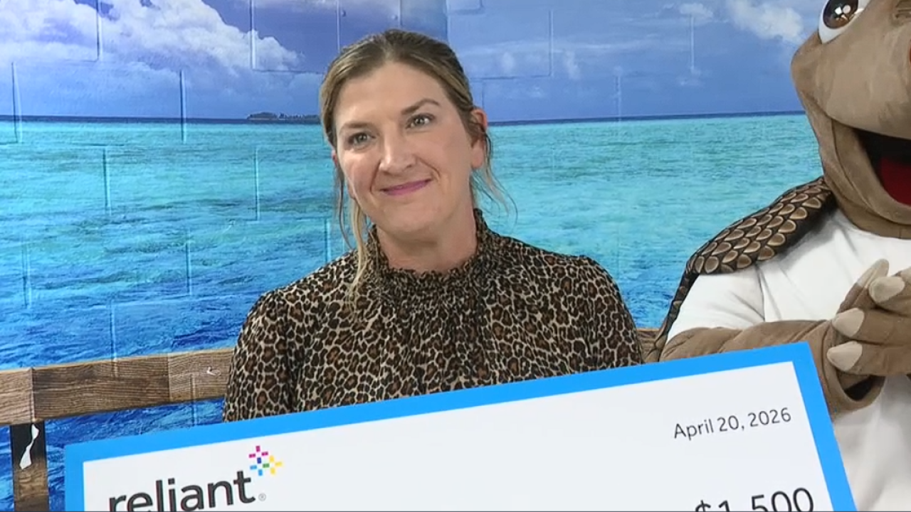 MIRELES TEACHER HONORED.png