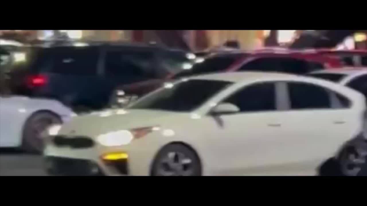 LVMPD searching for suspects in Chinatown robbery