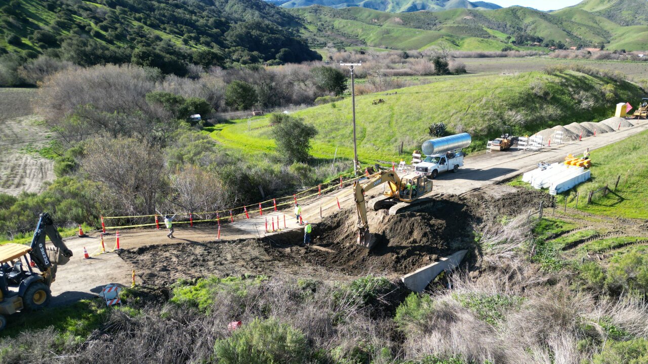 Jalama sinkhole.jpg