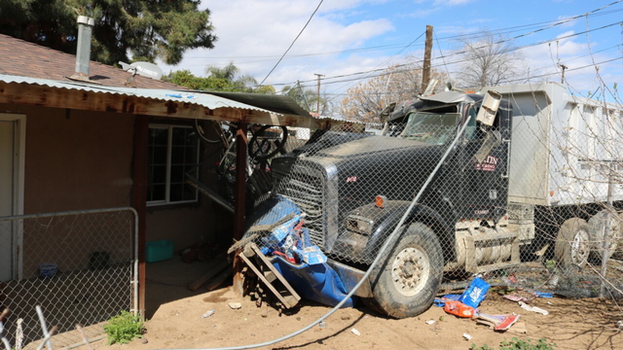 Semi truck crashes into home on Weedpatch