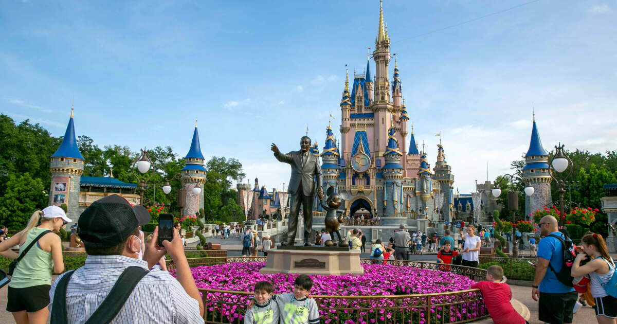 DeSantis appointees reach deal with Disney World's firefighters - Vimarsana News