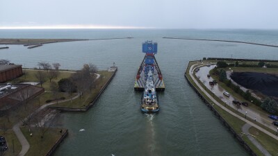 Manitowoc Crane Heading to Navy Base
