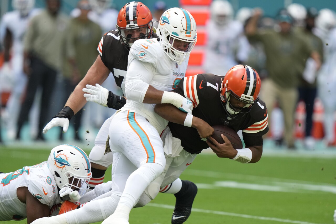 Miami Dolphins linebacker Bradley Chubb and defensive tackle Christian Wilkins sack Cleveland Browns QB Jacoby Brissett, Nov. 13, 2022