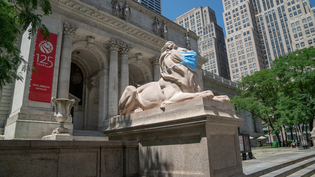 New York Public Library adds coronavirus masks to famous lion statues