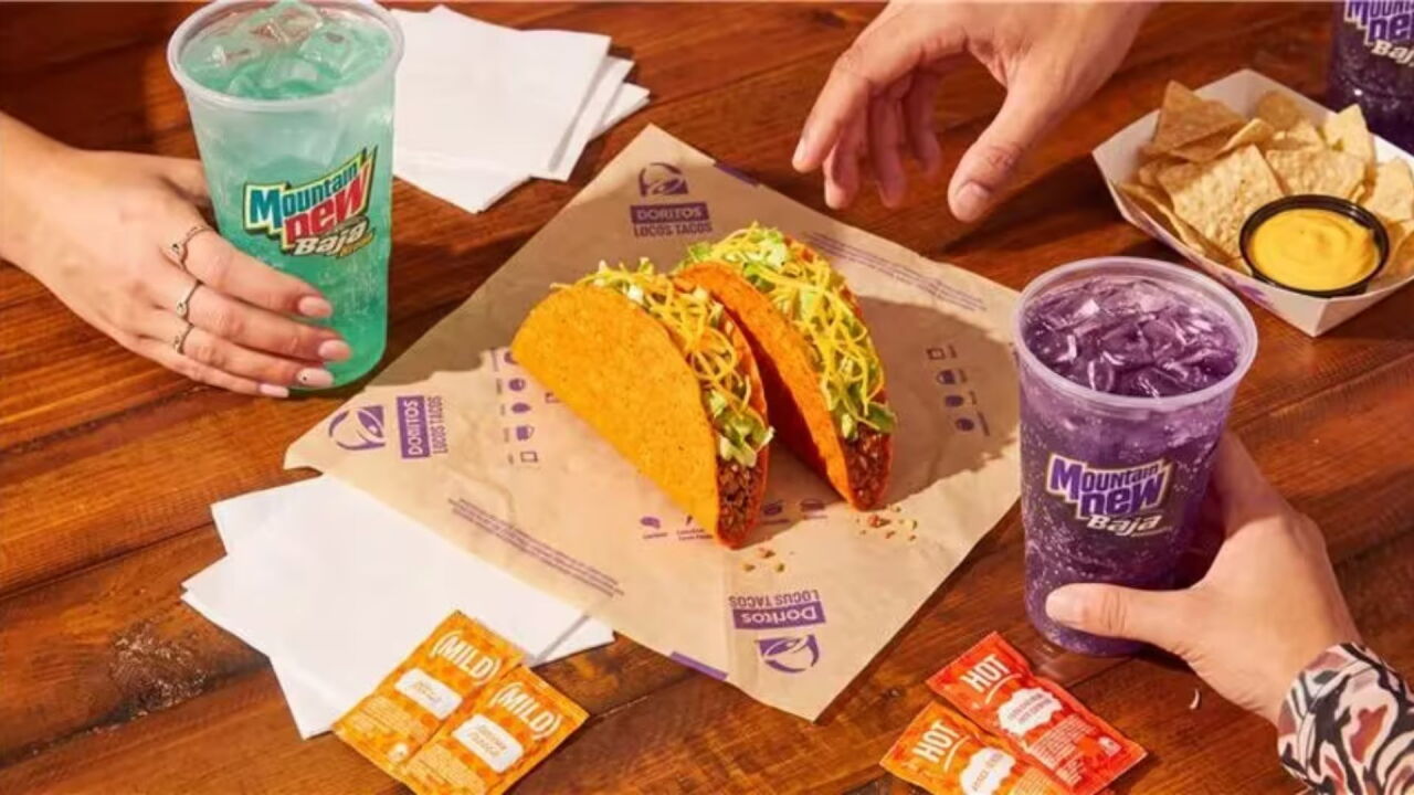 People dining at Taco Bell.
