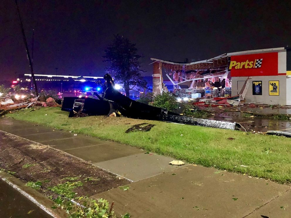 An auto parts store damaged during the storm is seen in Sioux Falls, S.D., Sept. 11, 2019 (Derek Thompson/Derekjt.com via Reuters).
