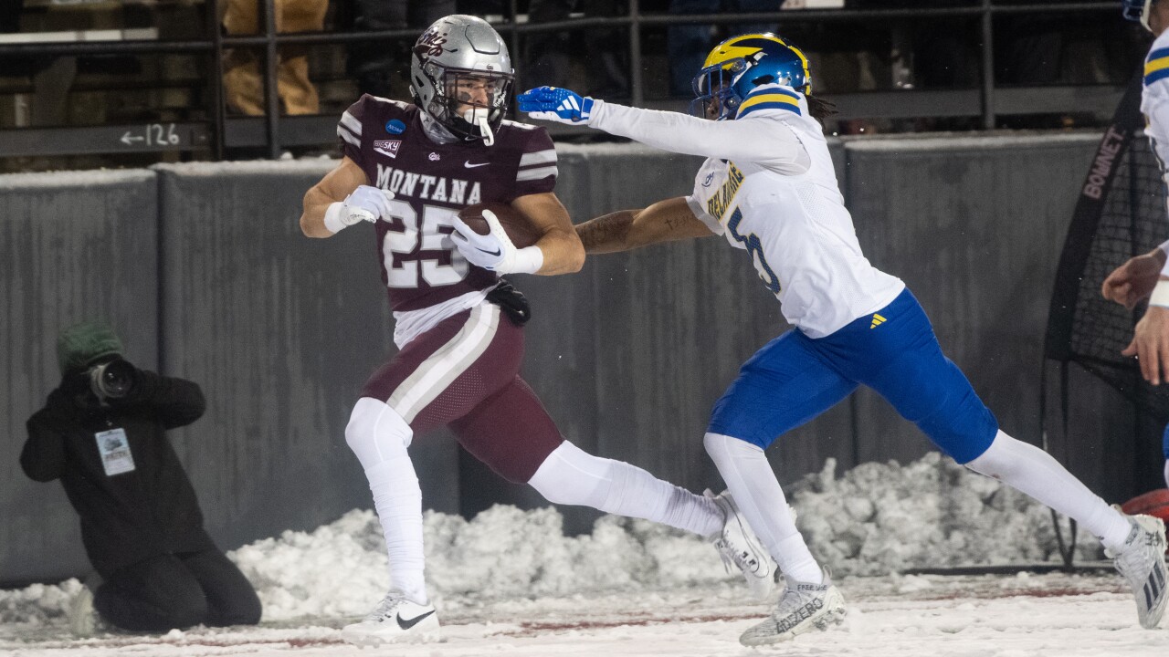 KPAX 12223 GRIZ FB DELAWARE41.jpg