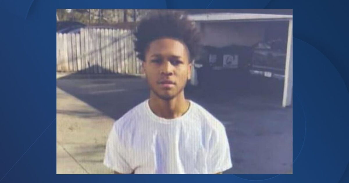 Police in Wisconsin searching for teenager in connection to deadly mall ...