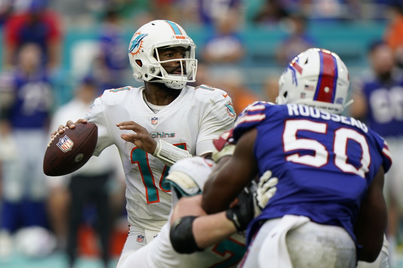 Miami Dolphins QB Jacoby Brissett prepares to throw vs. Buffalo Bills in September 2021