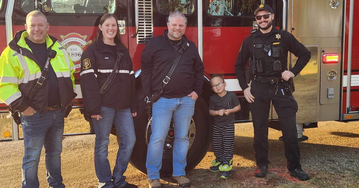 5-year-old gets Christmas Eve surprise from Fennville Fire Department - Vimarsana News