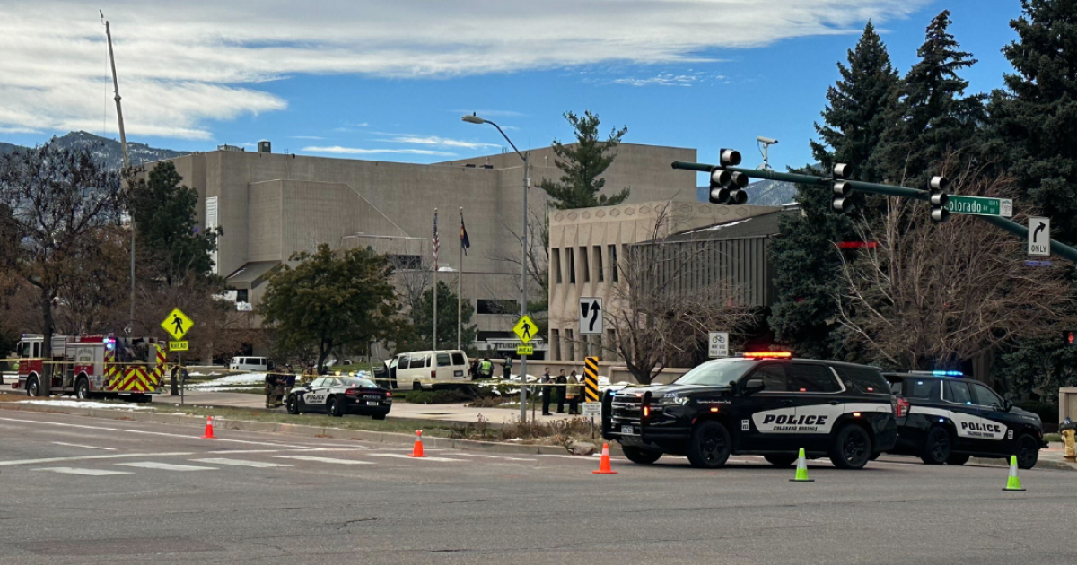 Evacuation order lifted for area near Cascade Ave and Colorado Ave - Vimarsana News