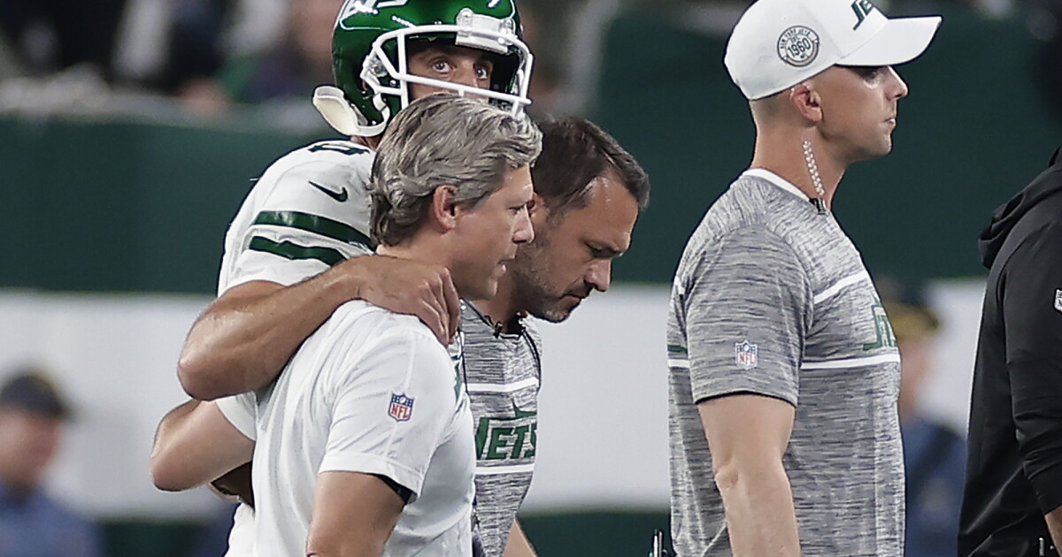 Fans pack Milwaukee bar that promised to pay tabs if Rodgers, Jets lost - Vimarsana News