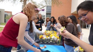 TAMUCC students make valentine's day bouquets 