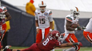 Miami Hurricanes and Washington State Cougars in 2015 Sun Bowl