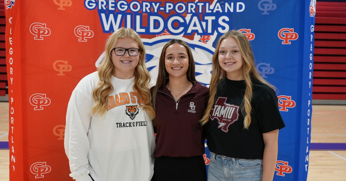 Gregory-Portland's Kilgore, Galvan and Davis sign to play college sports