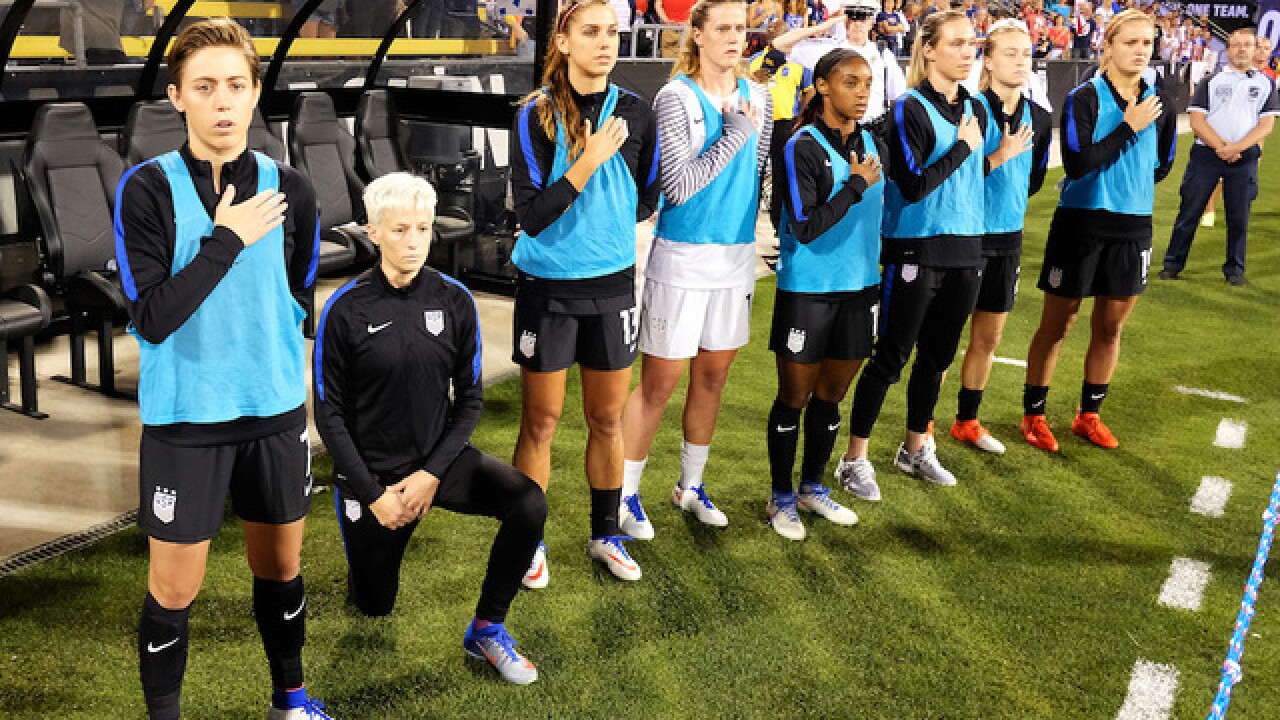 US Soccer forces players to stand for national anthem with new bylaw