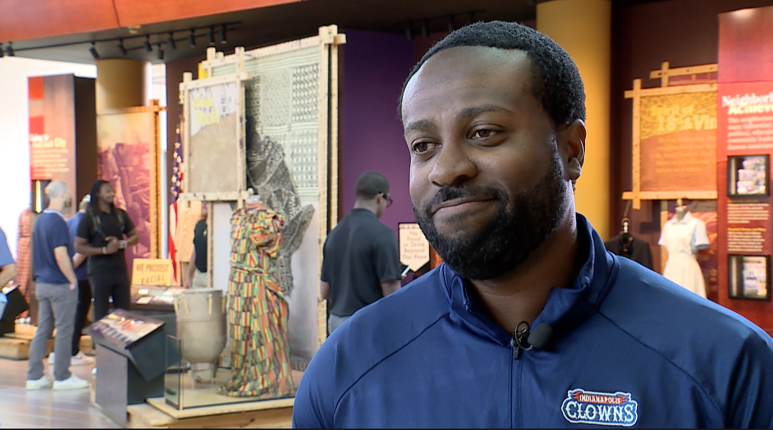 Errick Fox, Clowns Head baseball coach
