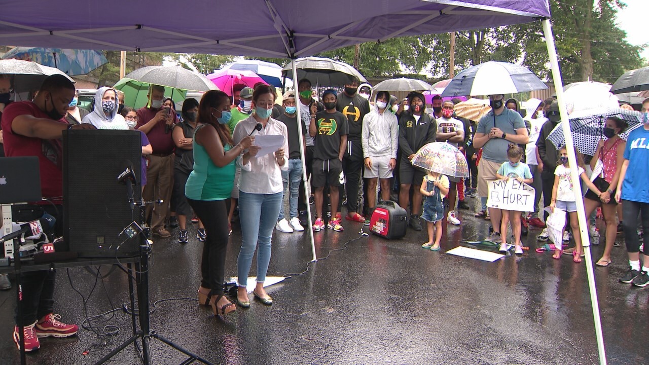 thumbnail_MNPS PROTEST PIC 1.jpg