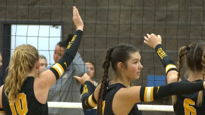 slo volleyball.jpg