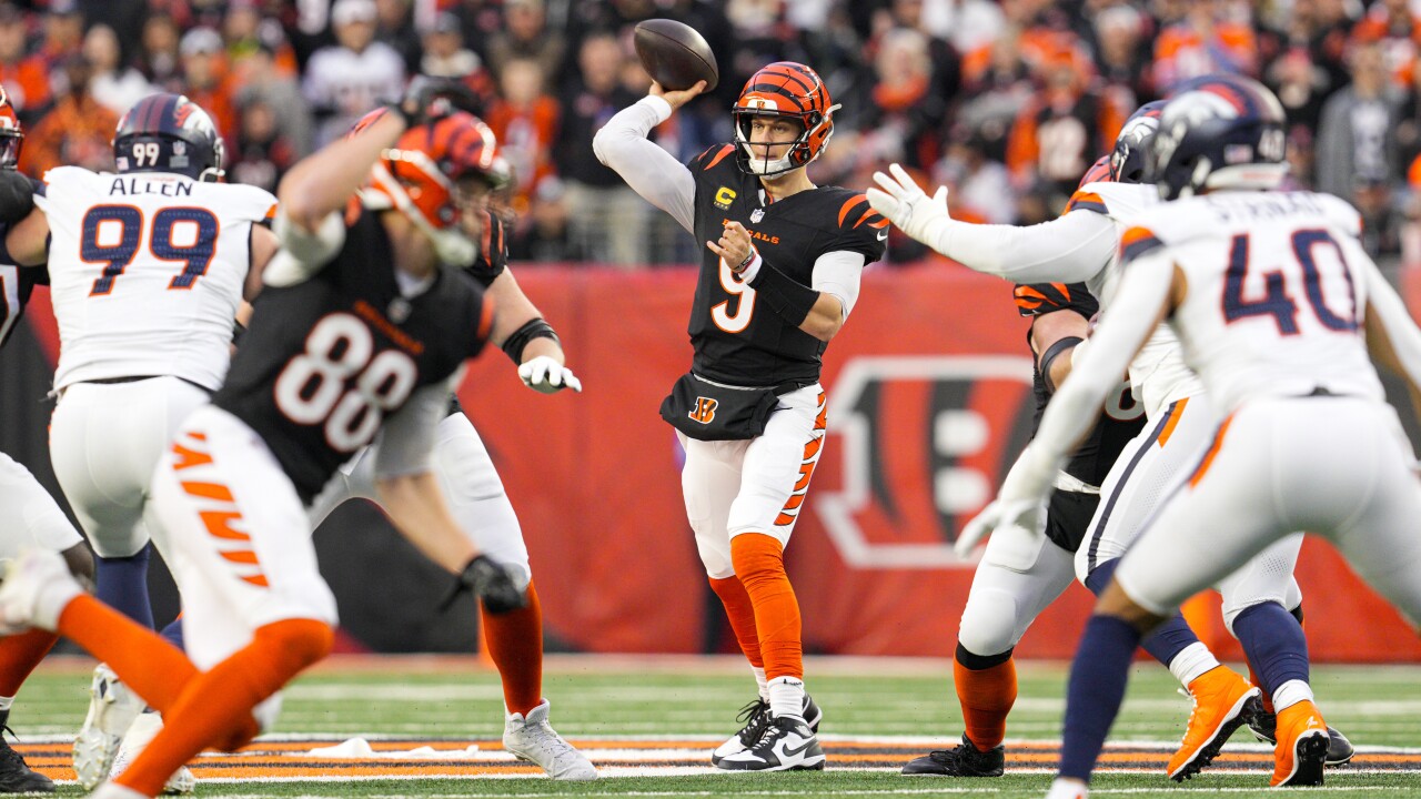 Broncos game - Gallery image 4