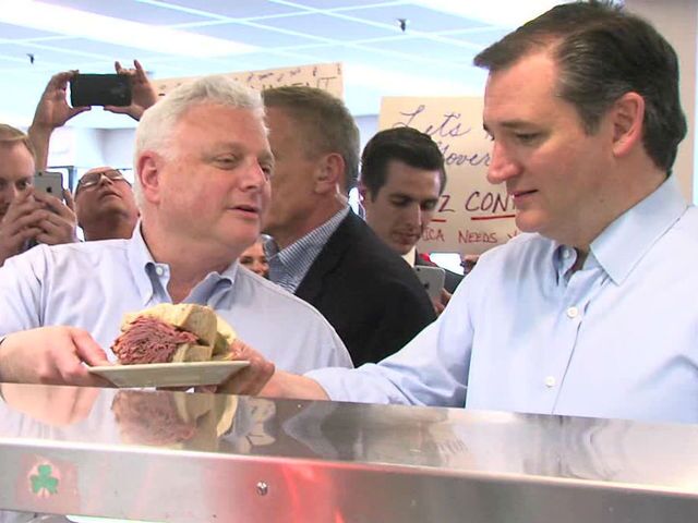 Sen. Ted Cruz visits Shapiro's Deli on Indy trip