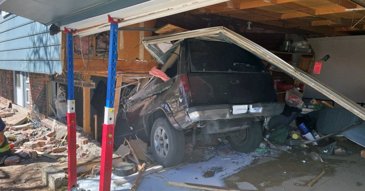 2 injured after SUV plows into Aurora home on Saturday afternoon