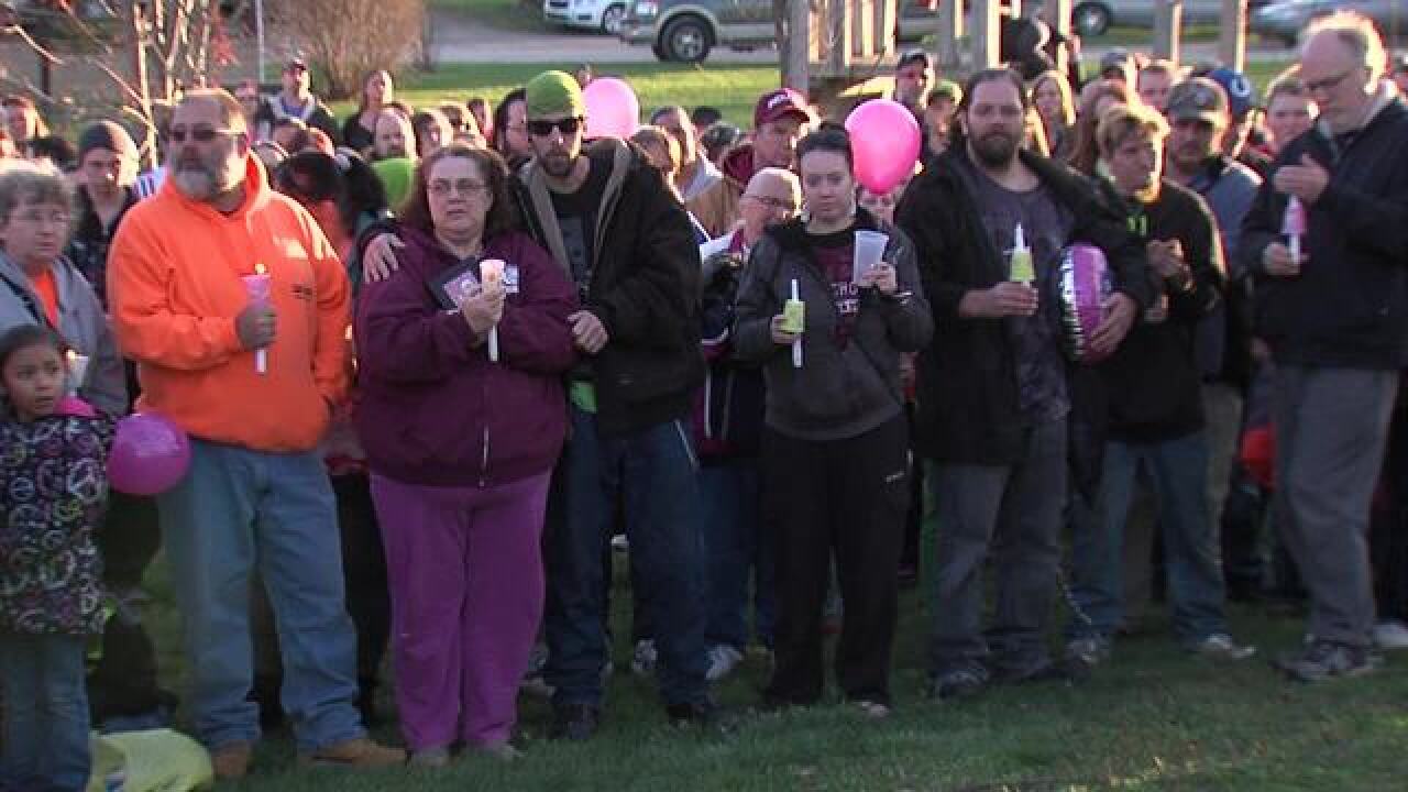 GALLERY: Candlelight vigil for Shaylyn Ammerman