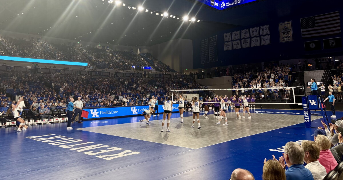 No. 4 Kentucky Volleyball sweeps Tigers to open 