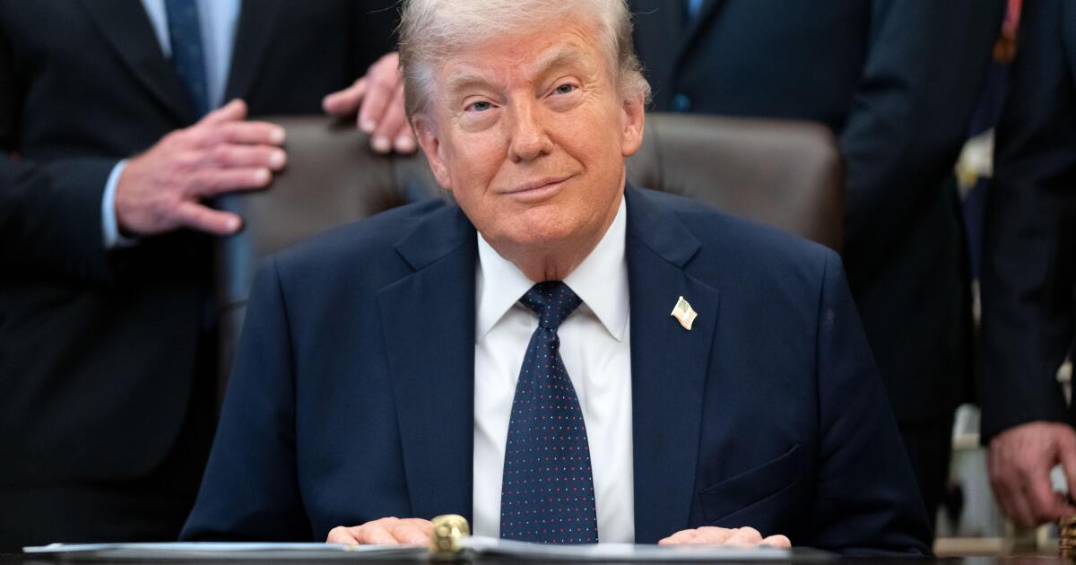 US imposes sanctions on a China-based oil refinery and 40 shippers over Iranian oil