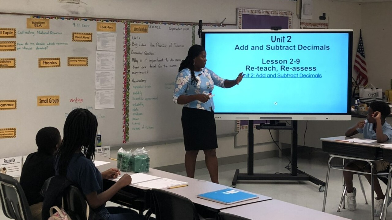 Teacher Shernet Gordon instructs students at Dr. Mary McLeod Bethune Elementary School in Riviera Beach on Sept. 19, 2022.jpg