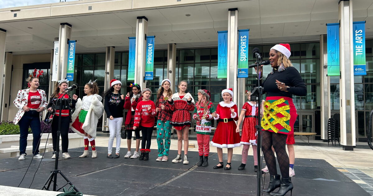 Miss Florida 2003 returns to Mahaffey Theater for special Christmas performance - Vimarsana News