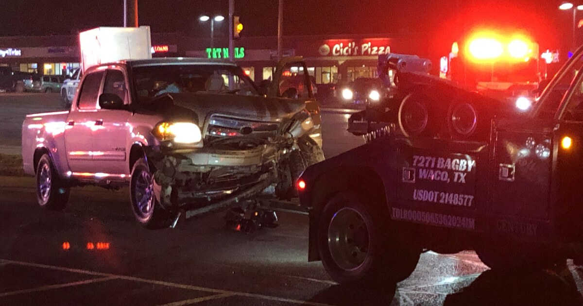 6 injured after twovehicle accident in Waco