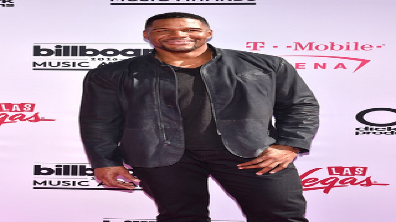 See best, worst looks from BBMA magenta carpet