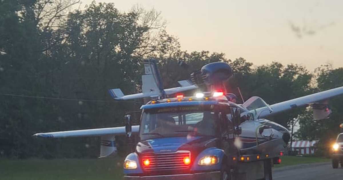 'Just glad to help the guys out': Boater helps rescue 2 after plane crash