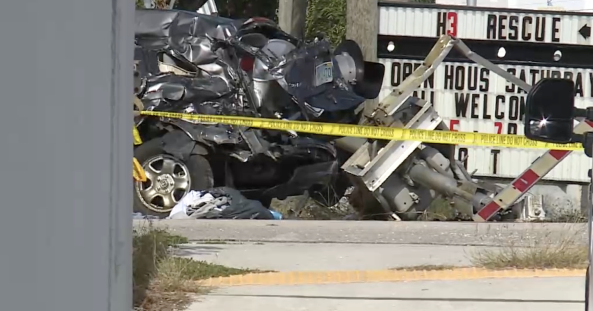 2 people killed after vehicle strikes Brightline train in West Palm Beach