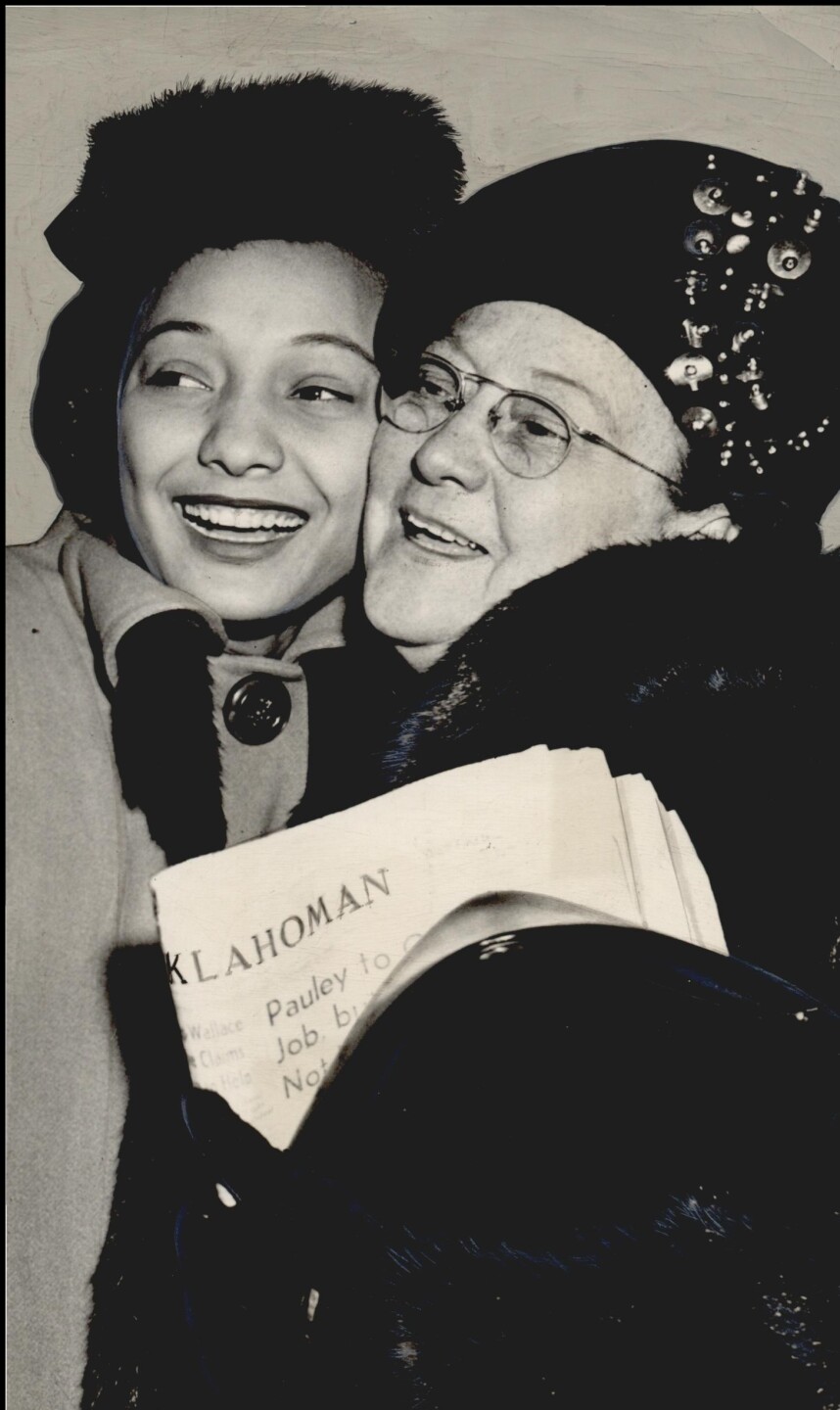 Ada Lois Sipuel Fisher with her mother, 1948.jpg