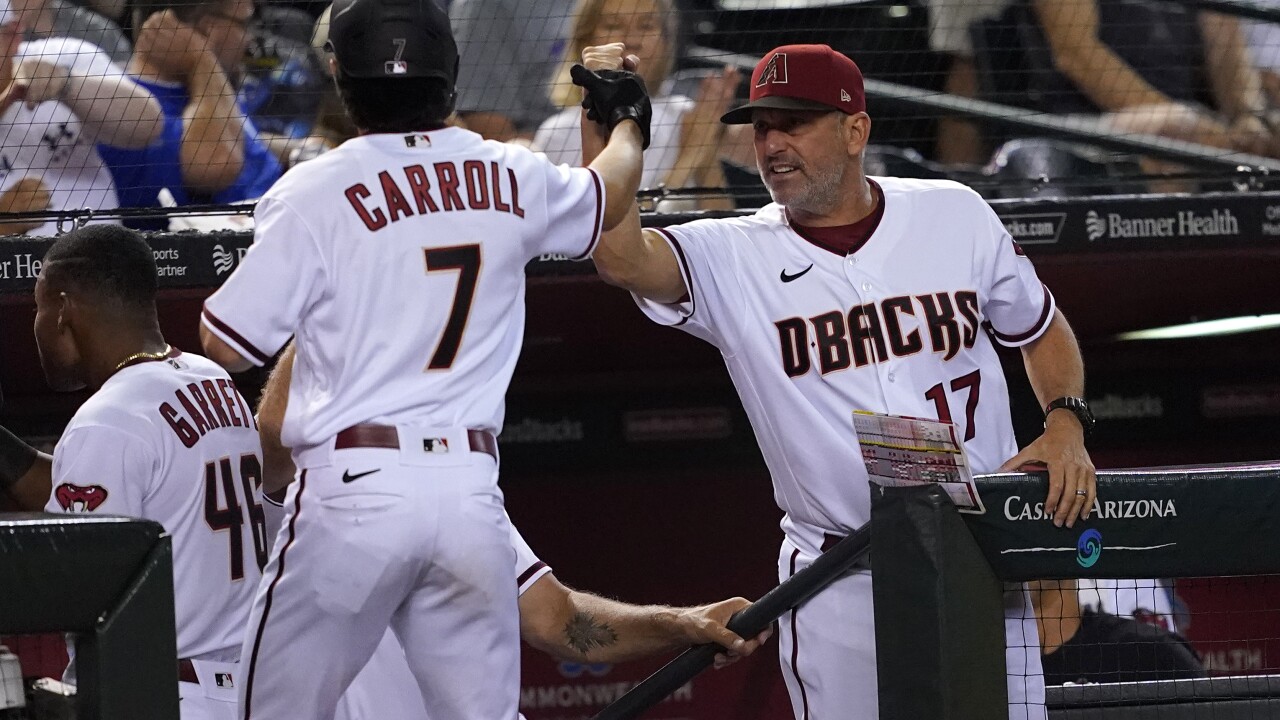 Diamondbacks extend Lovullo's contract through 2024 season Diamondbacks extend Lovullo's contract through 2024 season