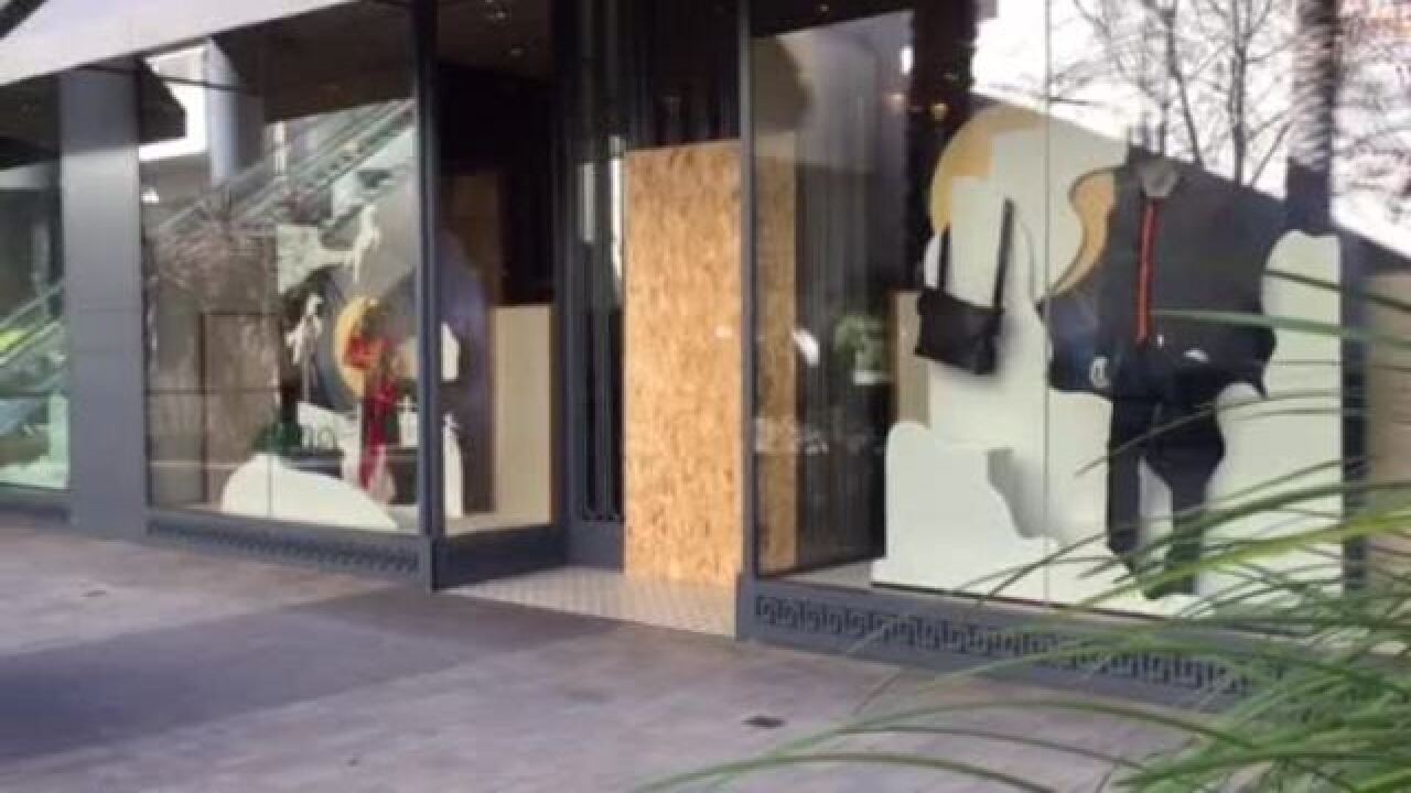 Fashion Valley Stores San Diego 15 ?url=https%3A%2F%2Fmediaassets.10news.com%2Fphoto%2F2018%2F01%2F23%2Fposter 89b24c60e5d84e309277abd9e8b253ba 76468494 ver1.0 640 480