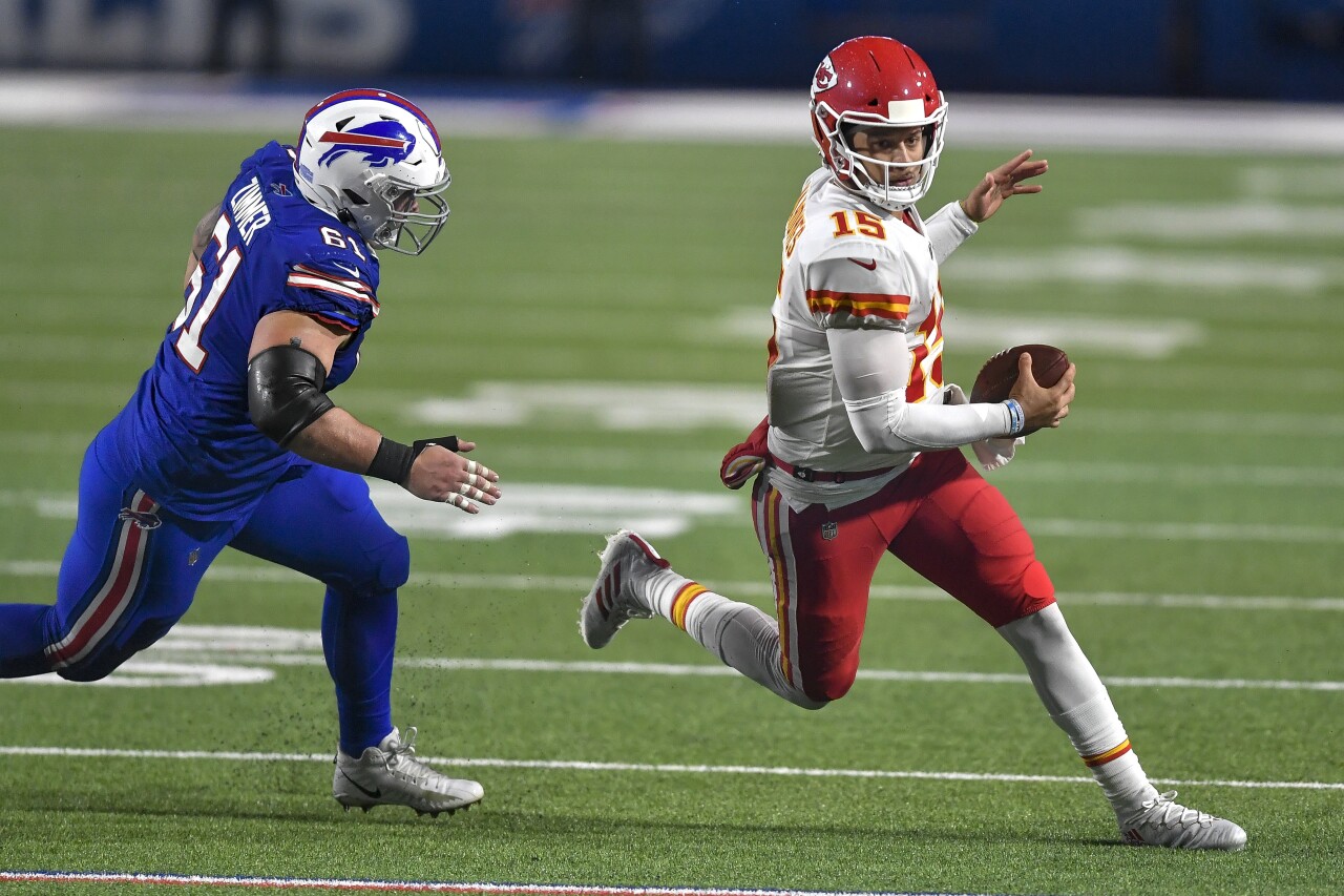 Justin Zimmer chases down Patrick Mahomes of the Kansas City Chiefs
