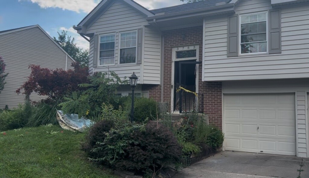 Deerfield Twp Police Standoff Doorway