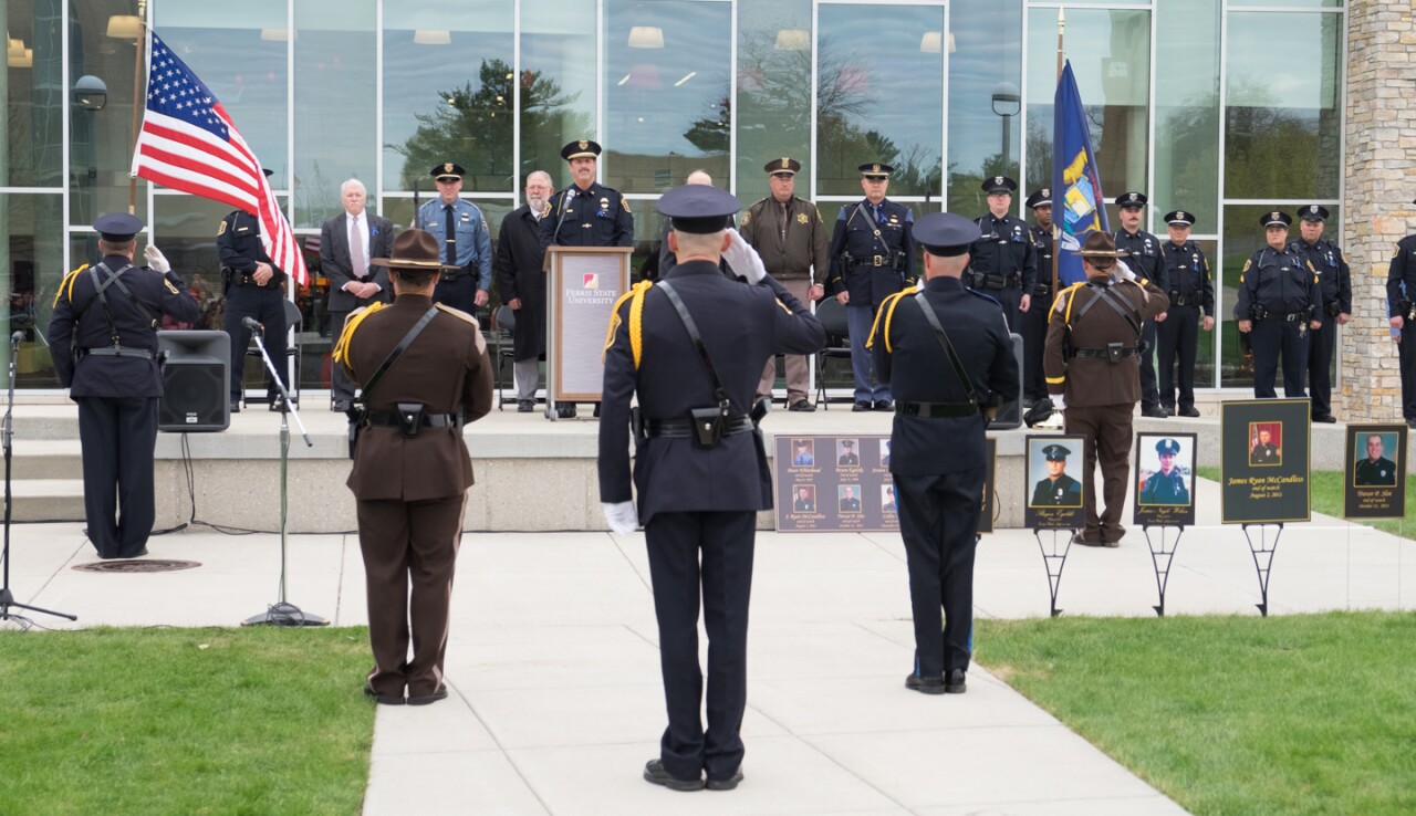 2019_police_memorial-3915.jpg