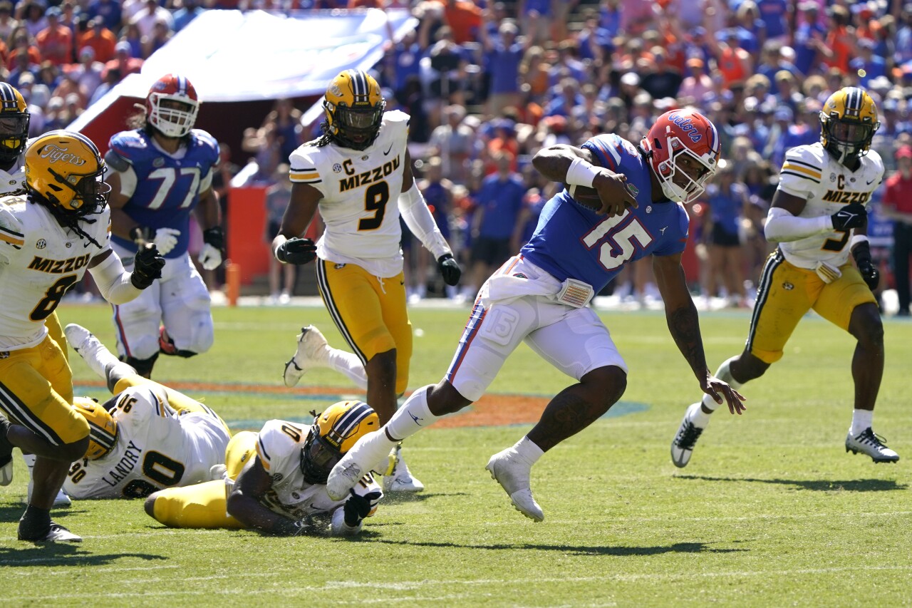 Florida Gators QB Anthony Richardson runs for first down vs. Missouri Tigers, Oct. 8, 2022