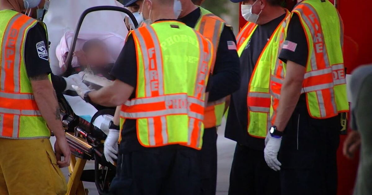 FD: 7 kids, including baby, injured in crash in west Phoenix