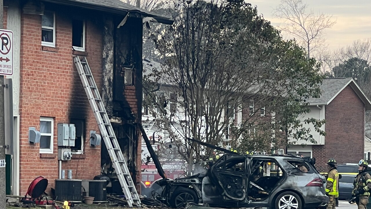 Driver dead after crashing into Virginia Beach apartment building: Police