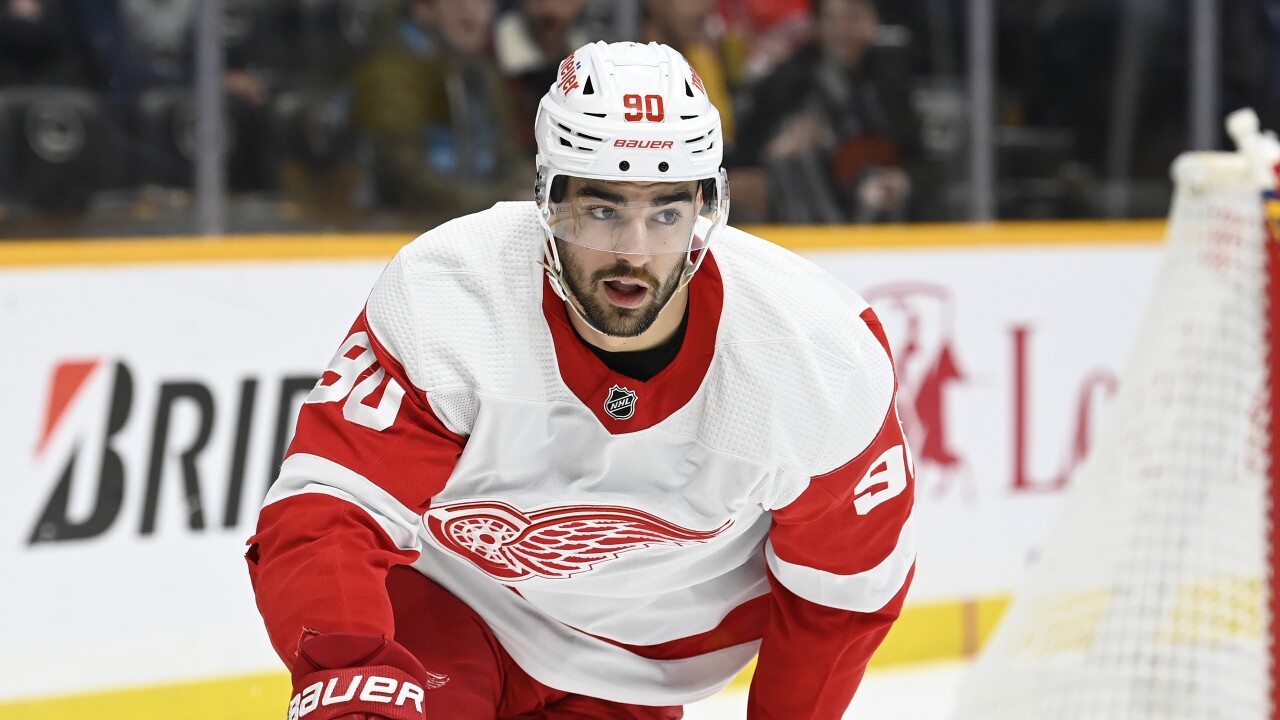 Red Wings re-sign forward Joe Veleno to one-year contract