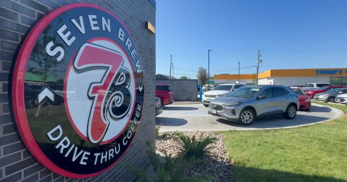 7Brew Coffee opening day in Council Bluffs draws long lines, massive turnout