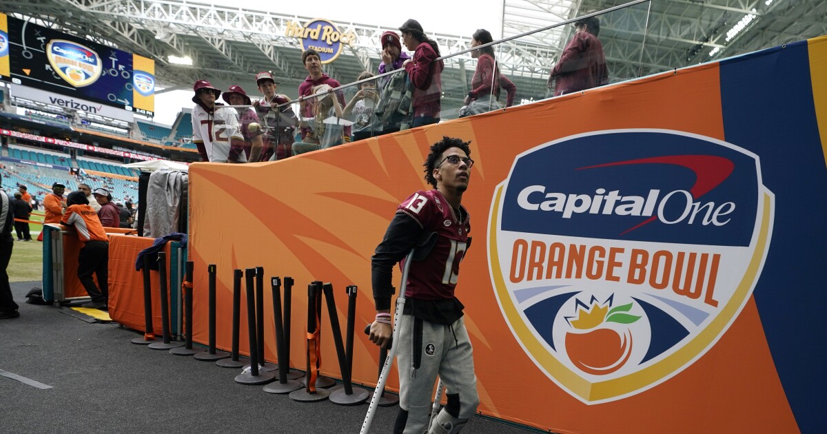 Scenes from 2025 Orange Bowl in pictures