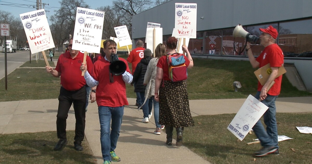 MDHHS workers picket over understaffing claims - Vimarsana News